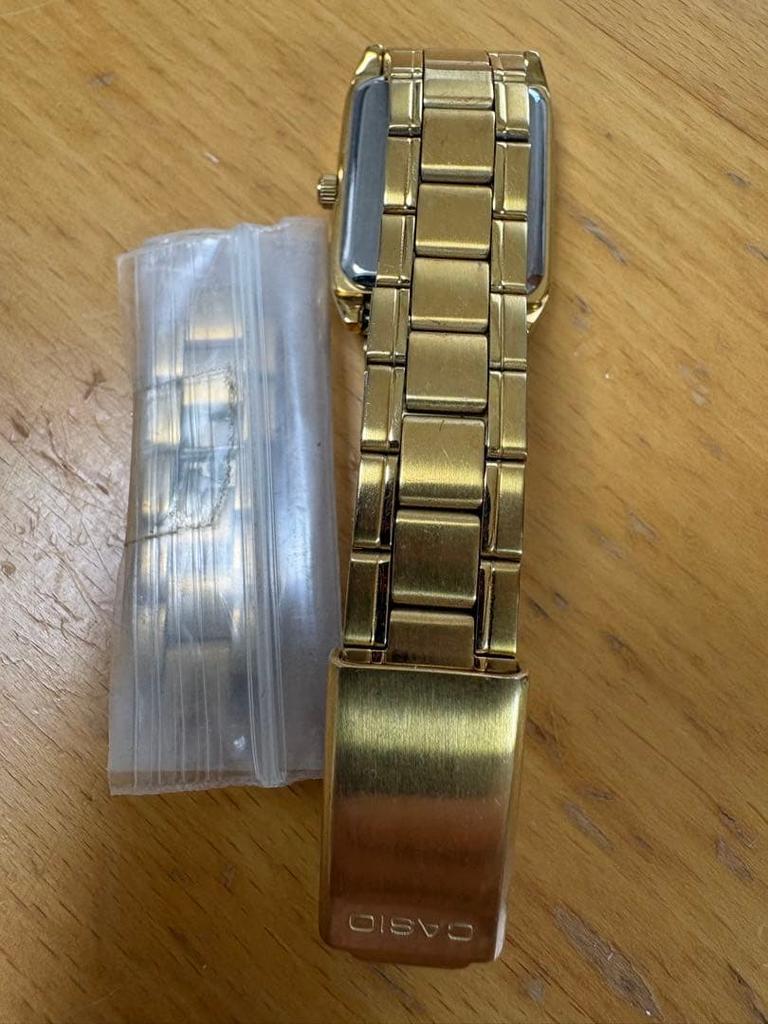 CASIO gold analog wristwatch
