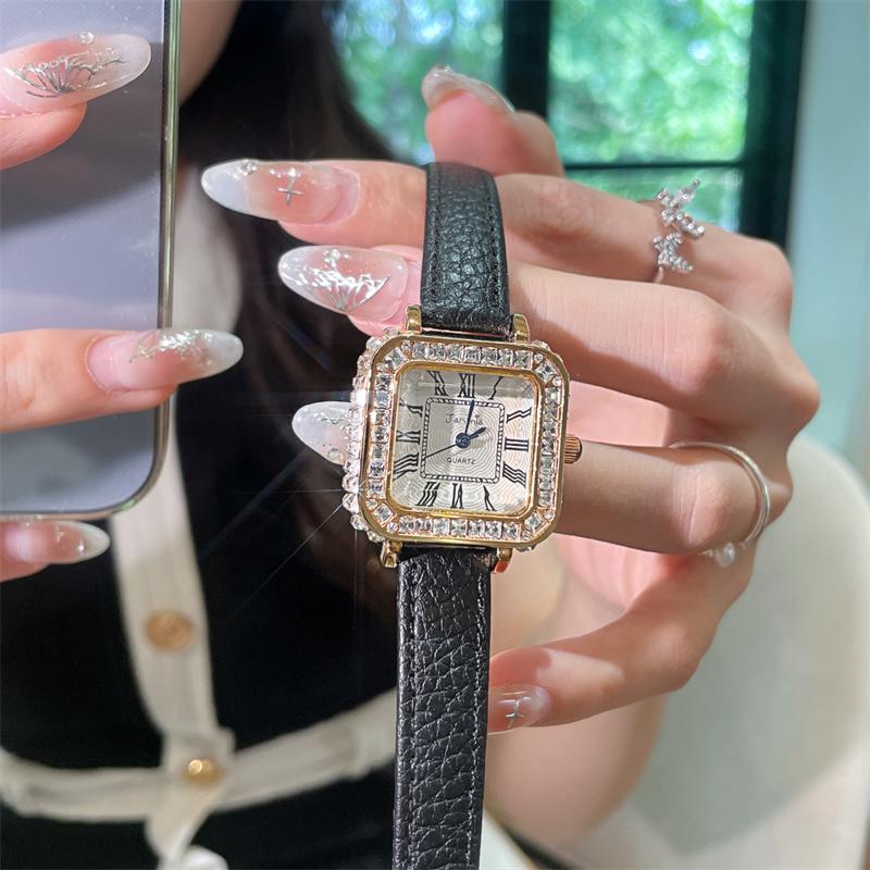 Elegant Women'S Watch, Square-Shaped, Lightweight Luxury Swiss Watch, Fashionable Quartz Wristwatch, A Perfect Gift For Women.