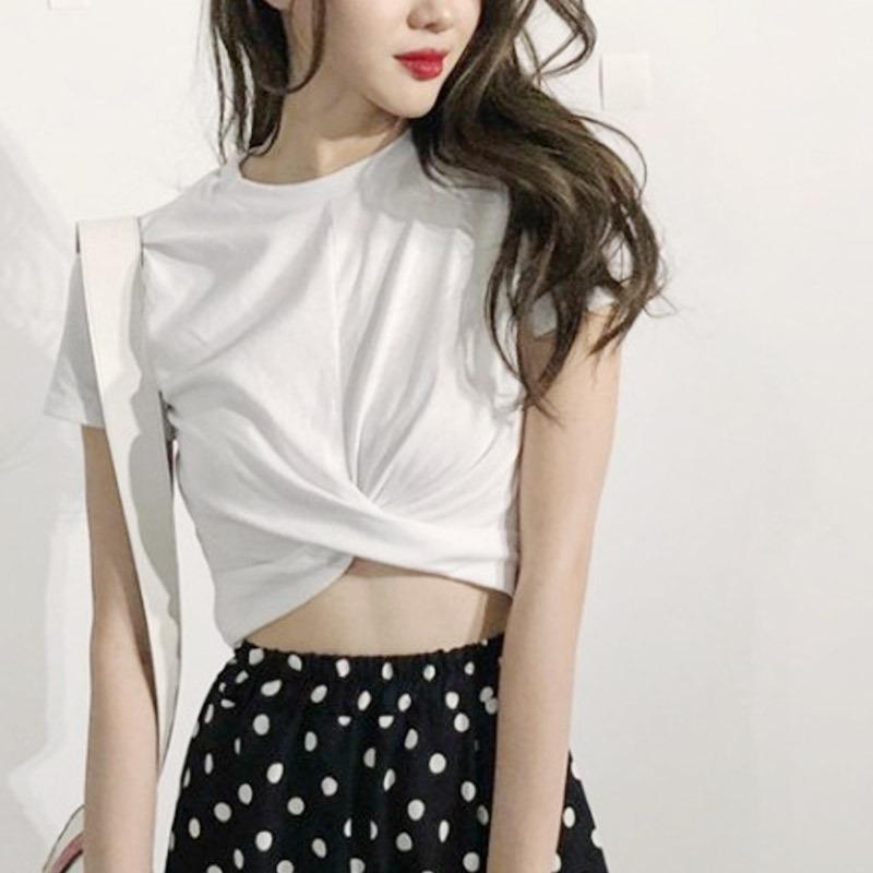 

Укороченная однотонная приталенная женская футболка в корейском стиле с коротким рукавом L белый