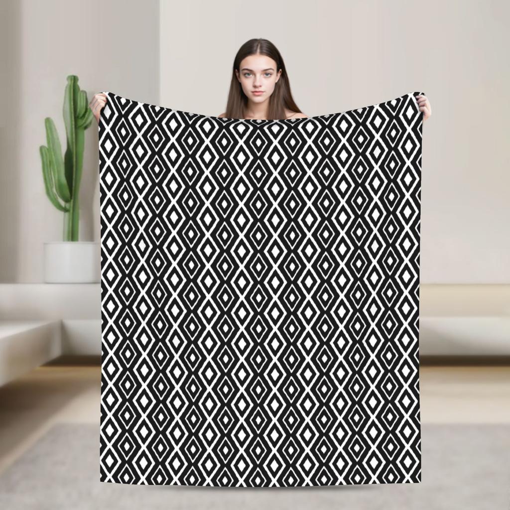 Black and White Retro Super Warm Blanket Boy Girl Plush Throw Blanket Funny Living Room Flannel Bedspread Sofa Bed Cover