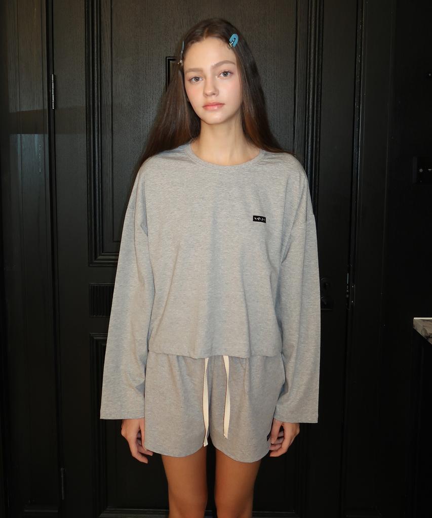 INJIACTIVE Small Logo Crop Long Sleeve Gray