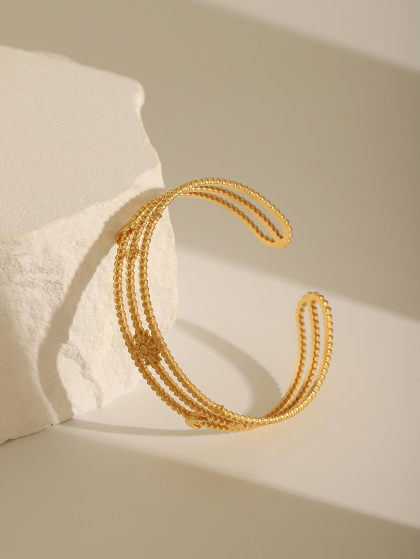 

Плетеный браслет из нержавеющей стали с золотым покрытием: Не выцветающие, Универсальные, Европейская и американская мода, Ювелирные изделия открытого дизайна