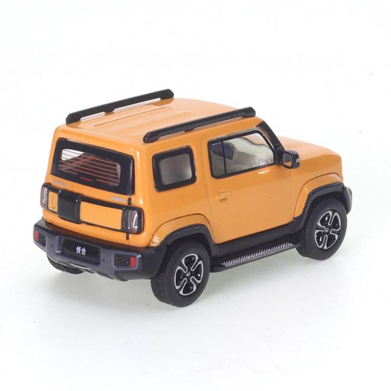 XCARTOYS 1/64 Baojun Yueya - (Orange) Neon Car Alloy Toys Motor Vehicle Diecast Metal Model Kids Xmas Gift Toys for Boys