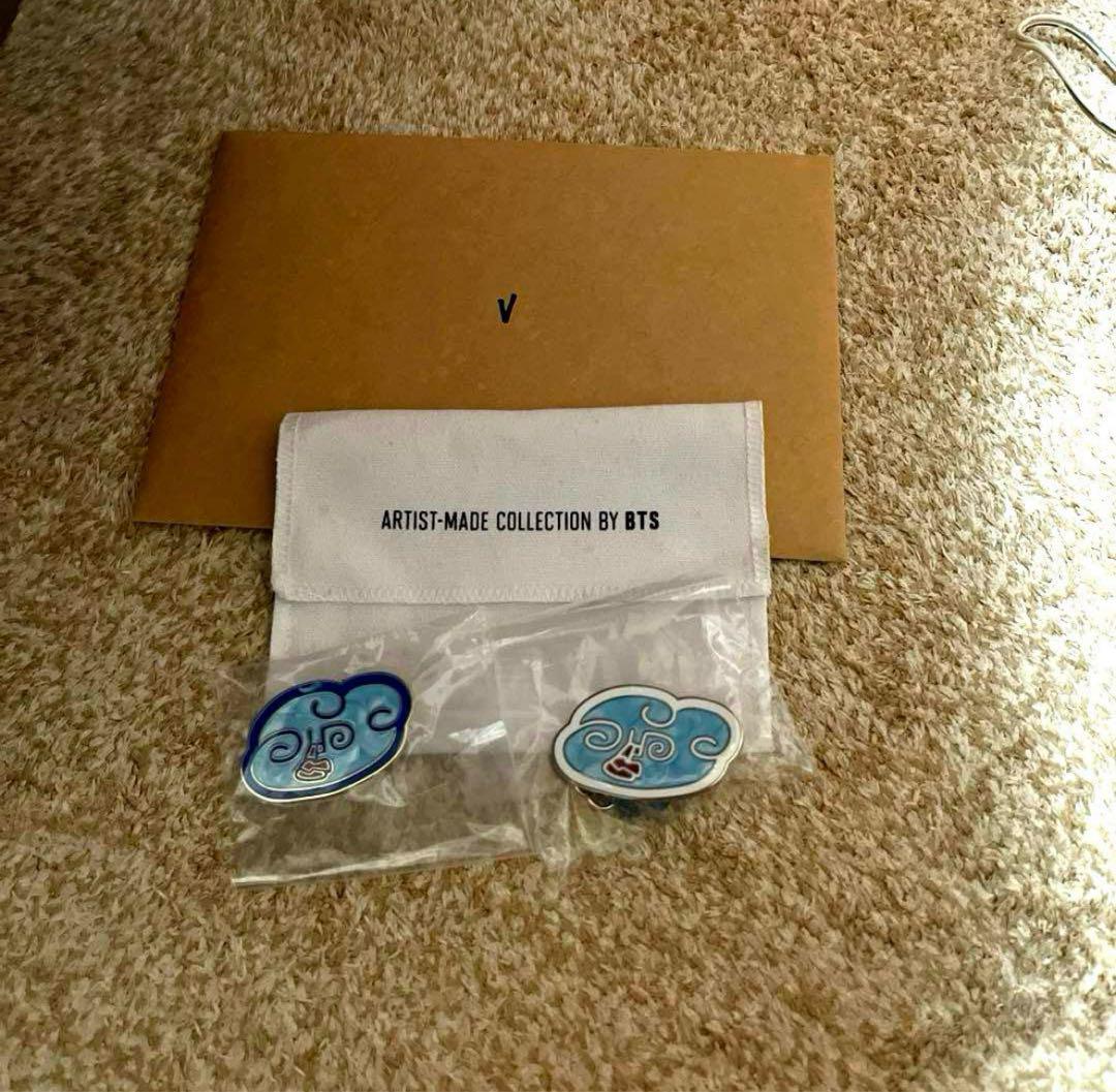 

[USED] BTS V BROOCH SET Tae brooch