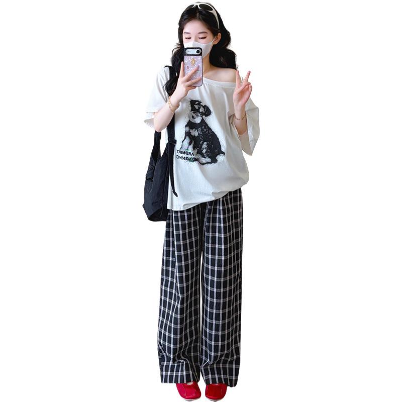 2026 Summer Maternity Set: Loose One-Shoulder Cotton Tee + Plaid Pants