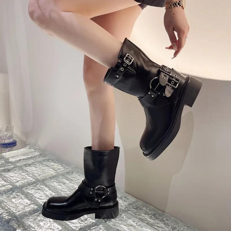 Damskie designerskie botki skórzane na grubej podeszwie z nitami, niski obcas, czarne, z klamrą, nowy styl, punkowe botki