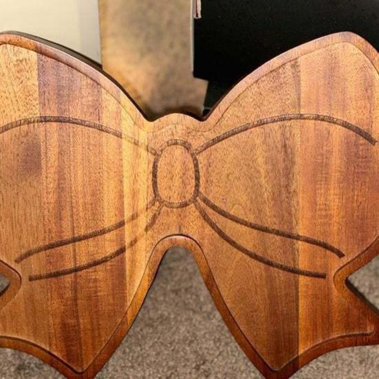 Dřevěný podnos na svačinu Design mašle Prkénko na charcuterie Víceúčelový servírovací tác na bonbóny sušenky ovoce párty bar párty potřeby