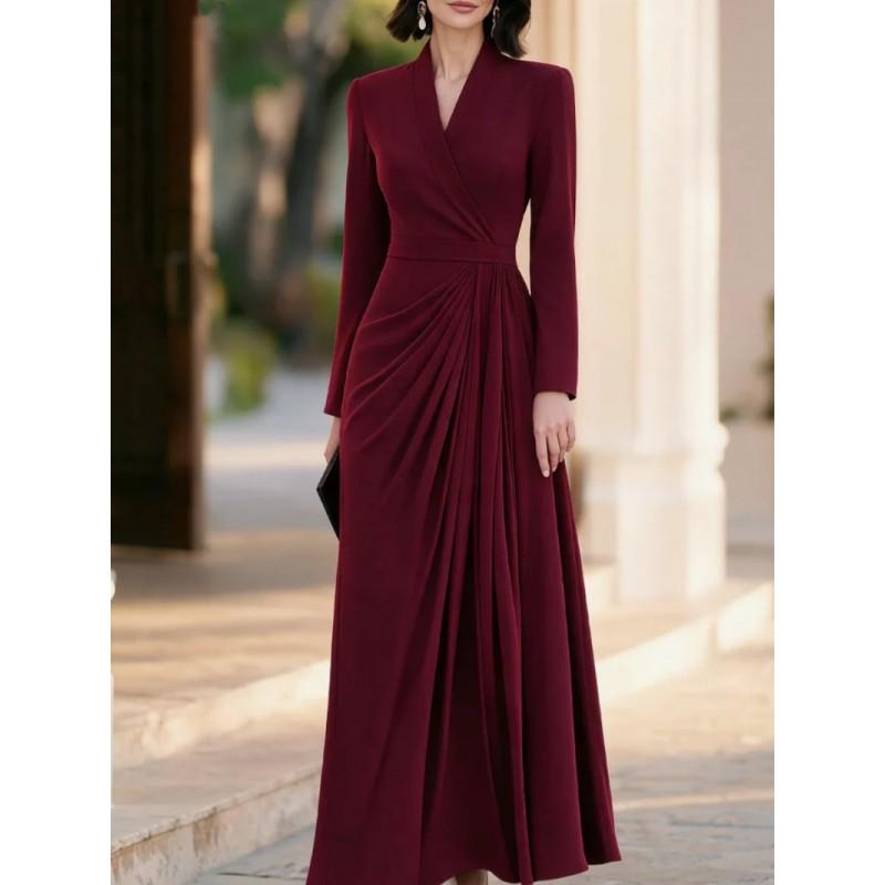 Eleganta V-veida kakla izgriezuma, garām piedurknēm