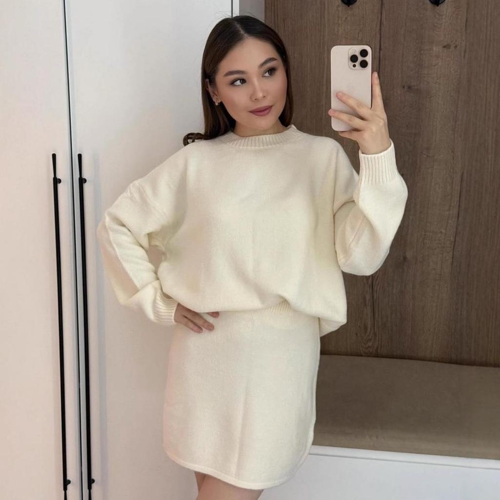 Autumn 2025 Elegant Long-Sleeve Knit Dress for Women