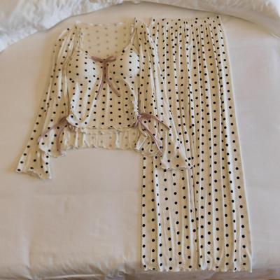 Haine pentru casă și somn – Pijamale și compleuri de dormit
