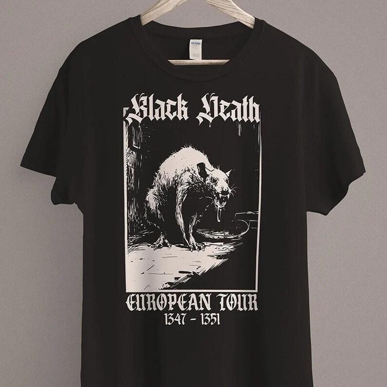 

Футболка «Черная смерть» Средневековая футболка с крысой Готическая гранж одежда Ужасы Готическая эстетика История Темная академия Мужская и женская футболка 4XL