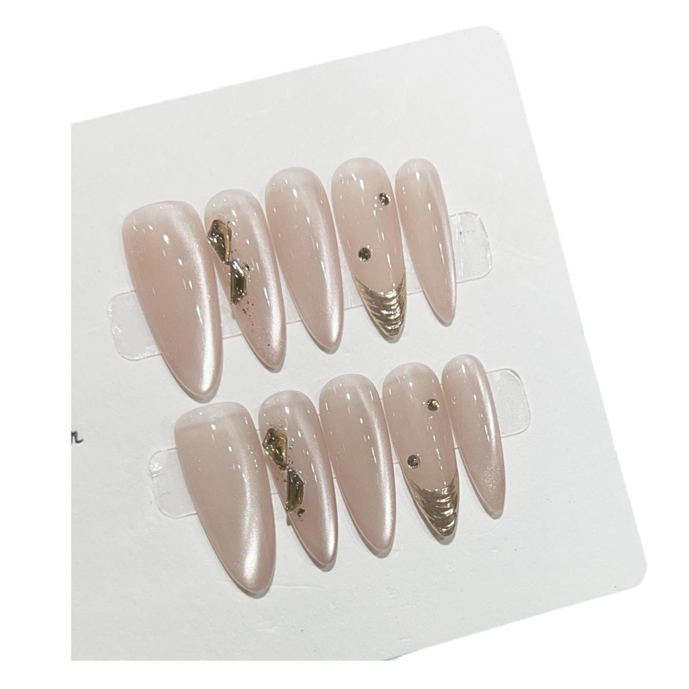 

Чистая ручная работа, броня с высококлассным ощущением кошачьего глаза, преследующего свет, прозрачный белый лунный темперамент, маникюр в стиле легкой роскоши, съемные ногти Large L