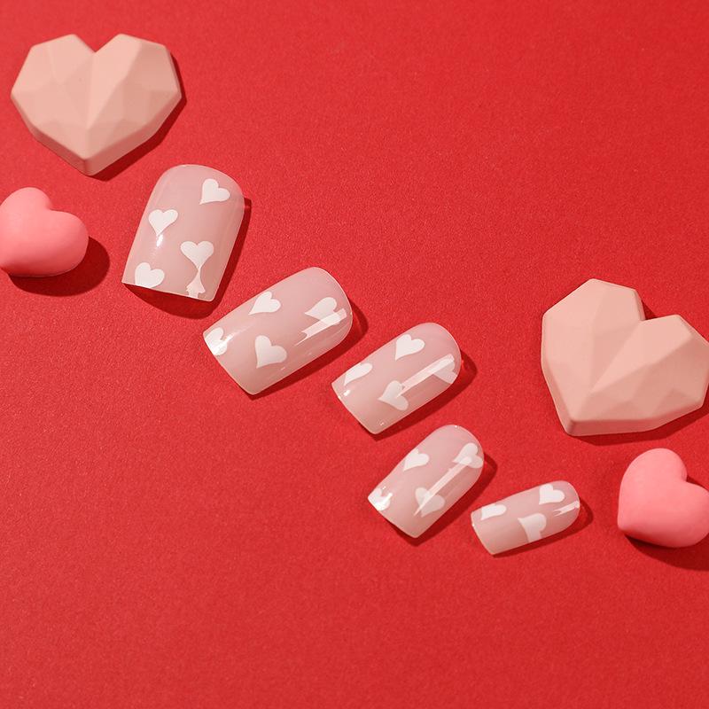 Valentine's Day Wearable Nail Tips: Nude Pink & White Heart Design, Detachable, High-End Finish