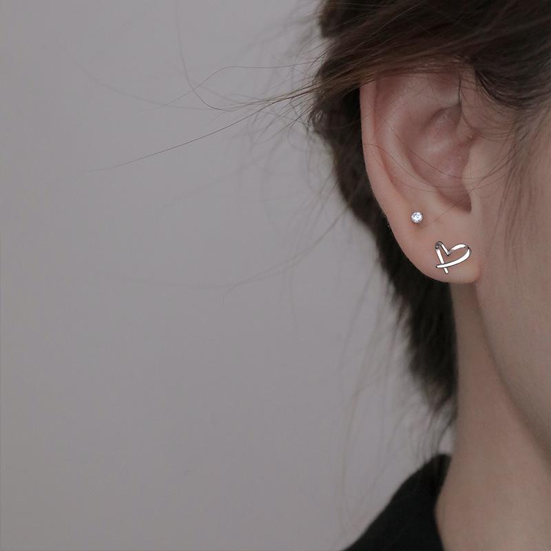 Korean Heart Stud Earrings: Lightweight, Comfortable for Sleeping, Simple Luxury Design, 2020 Trendy Women's Jewelry