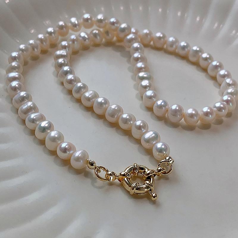 Freshwater Pearl Steamer Direction Disc Buckle Necklace Women S 5-6Mm Small Particle Fashion Oval Freshwater Pearl Collarbone Chain