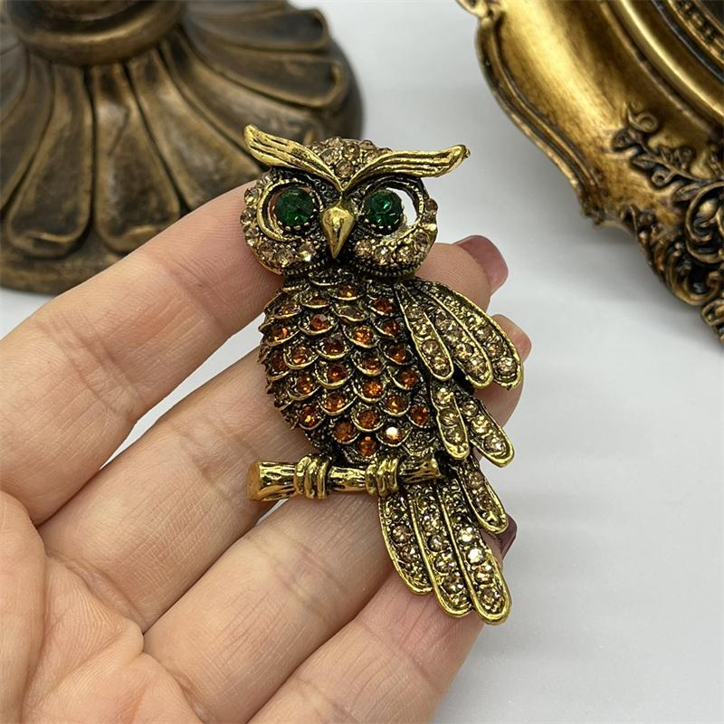SKEDS Vintage Women Men Fashion Crystal Cross Baroque Style Badges Brooch Retro Unisex Rhinestone Luxury Pin Corsages Jewelry
