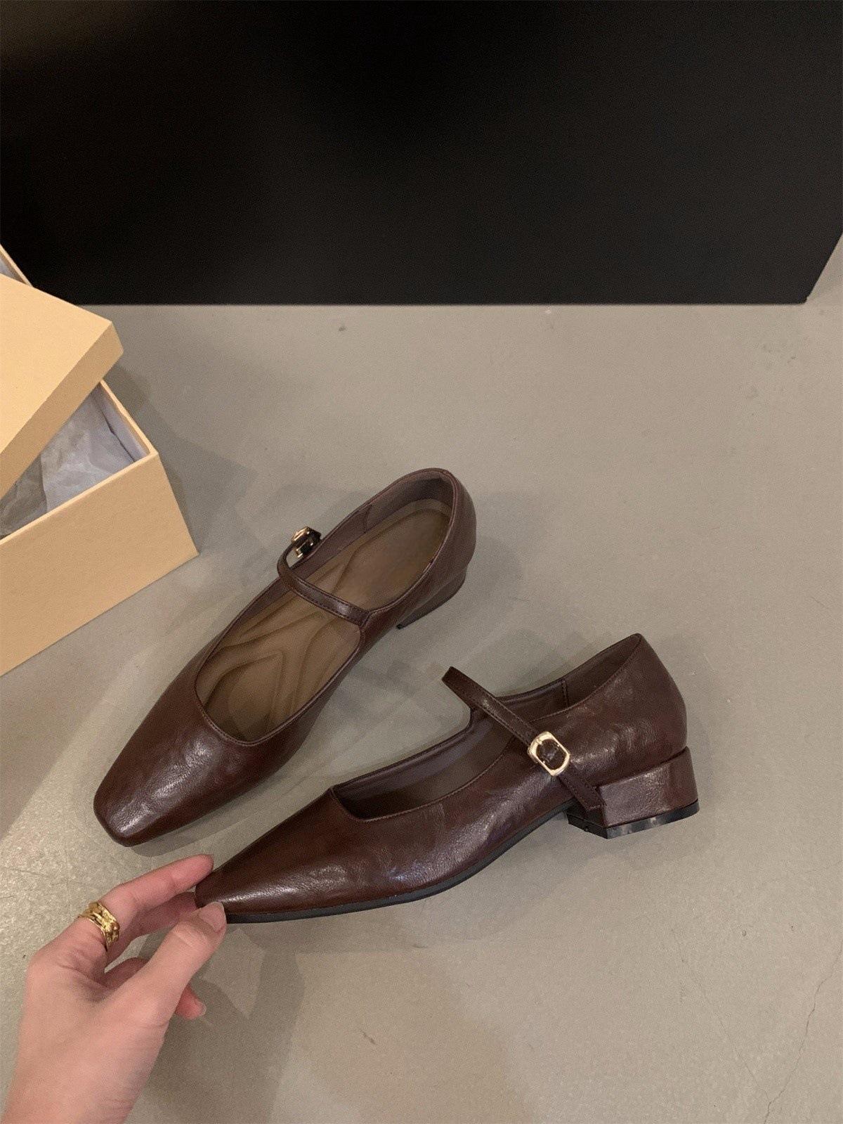 

Толстый квадратный каблук, черные пушистые одинарные туфли, женские туфли 2024 года, новые вечерние бархатные туфли Мэри Джейн на осень и зиму 39