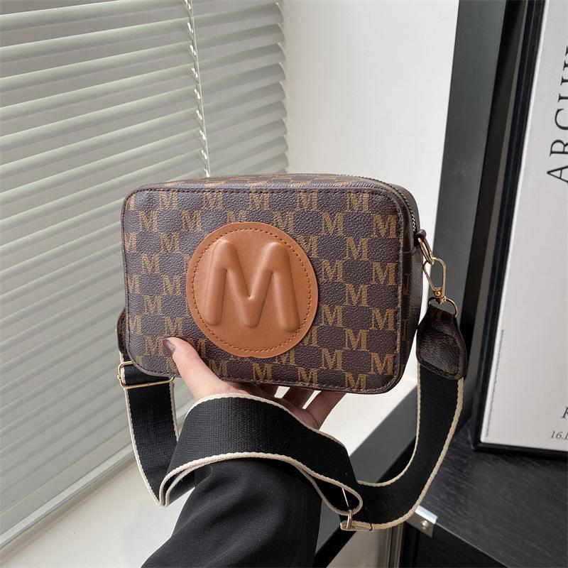 Fashion letter trend printing design sense small square bag summer versatile casual shoulder messenger bag women