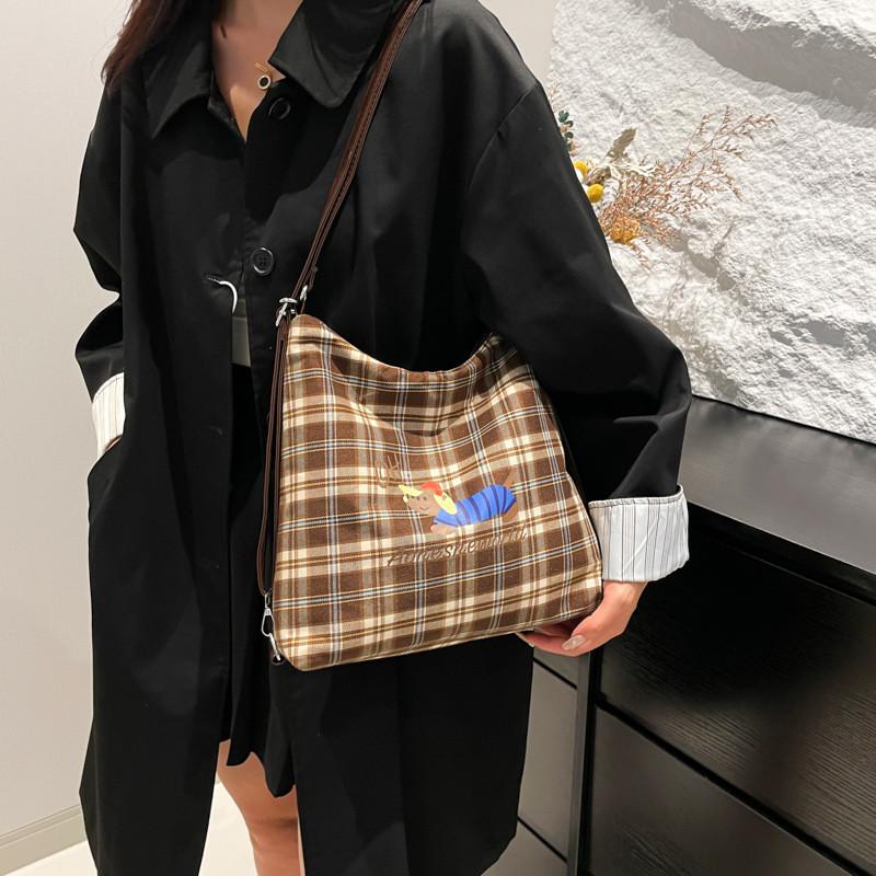 Chic And Fashionable Pu Tote Bag With Cartoon Design For Daily Commuting