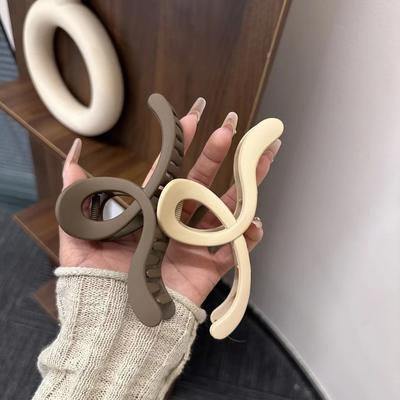 New 13 Cm Large Hair Clips Wave Shape for Women Non-Slip Frosted Hair Claw Clip Girl Fashion Acrylic Styling Accessories