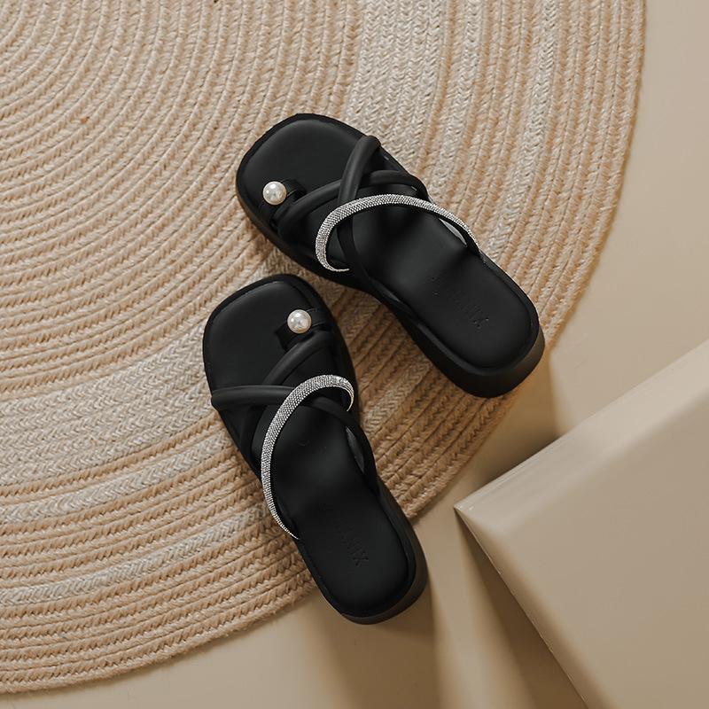 Thick-soled cool slippers women's spring and summer new muffin bottom toe flip-flops pearl rhinestones strips with beach shoes