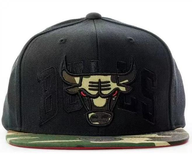Chicago Bulls Cross Bull Embroidered Duckbill Cap, Unisex Korean Style Baseball Hat