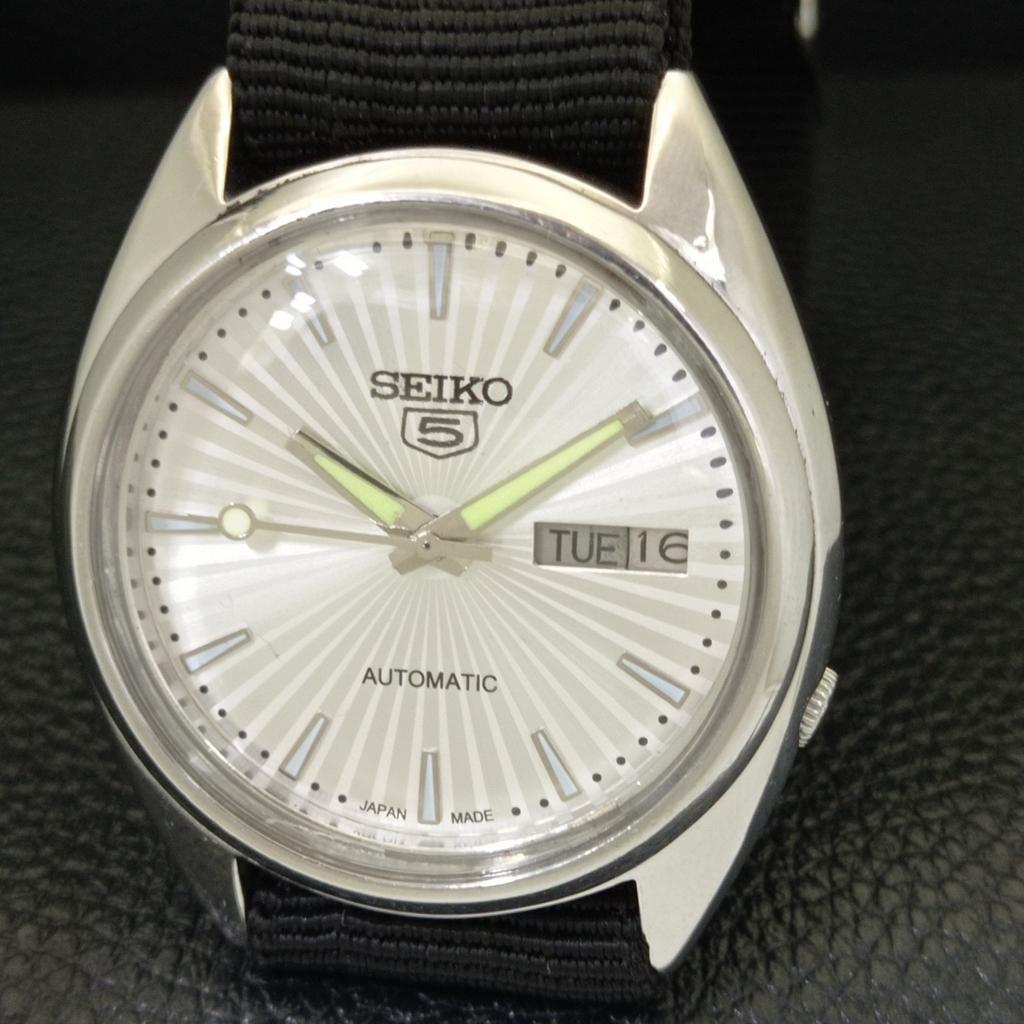 SEIKO 5 AUTOMATIC VINTAGE JAPAN 7009A MENS SILVER COLOR DIAL WATCH a701286-5 R206a-a701286