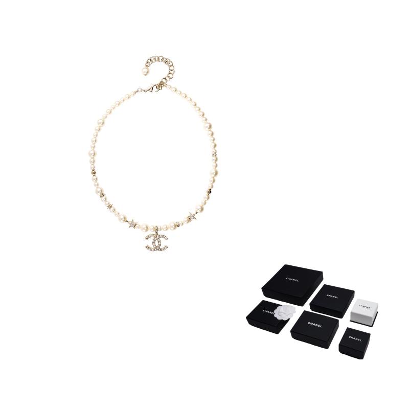 

CHANEL Double C Logo Rhinestone Metal Pearl Necklace Women s Gold золотий