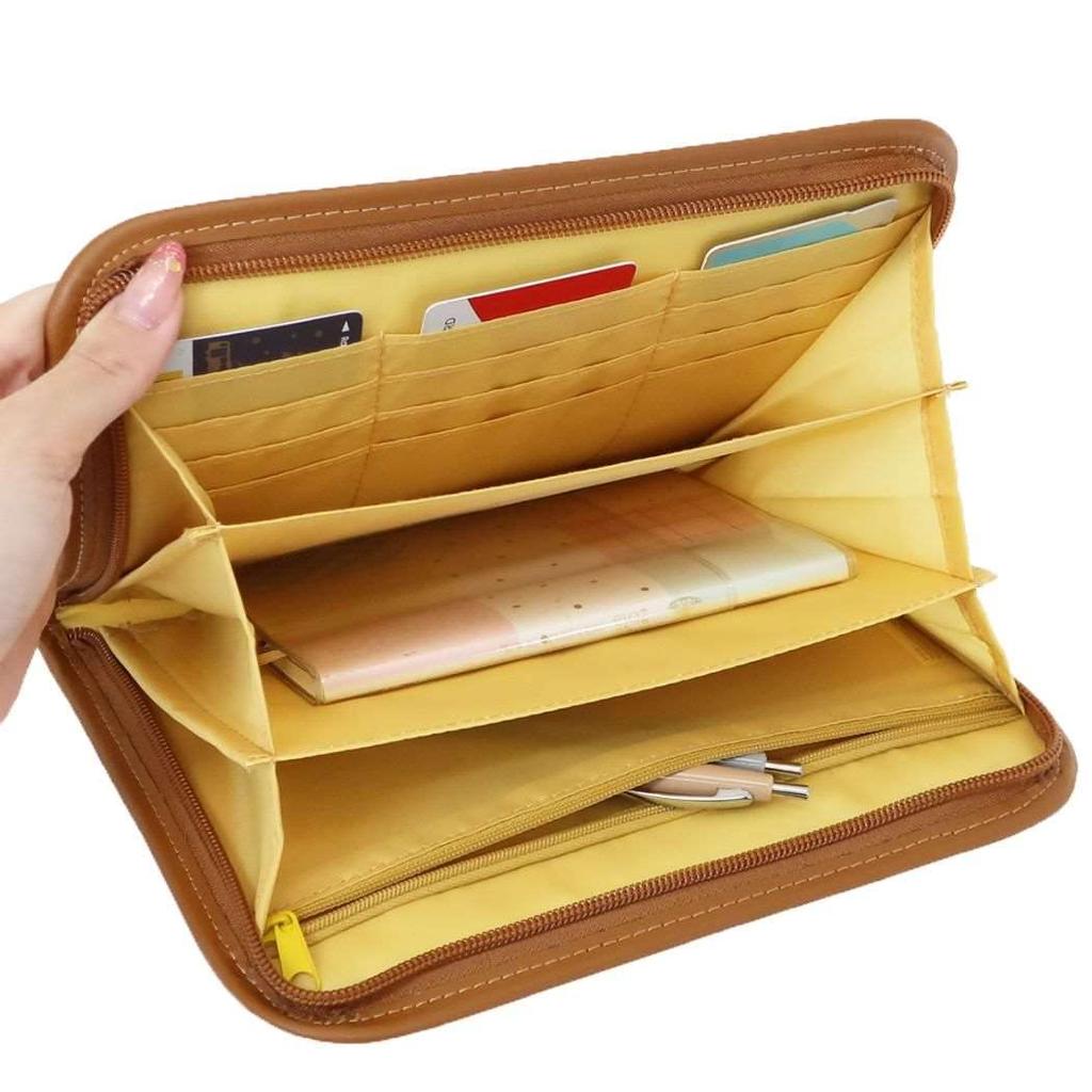 Winnie the Pooh and Child Health Handbook Zippered Accordion Winnie the Pooh Friends Disney [Kuza] [Maternal Case] Multi-Case / &