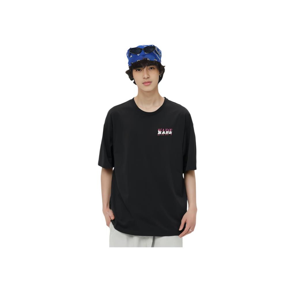 Li-Ning Wade Series Printed Letter Crew Neck Loose Short Sleeve T-Shirt Men Tops Black AHSU361-6