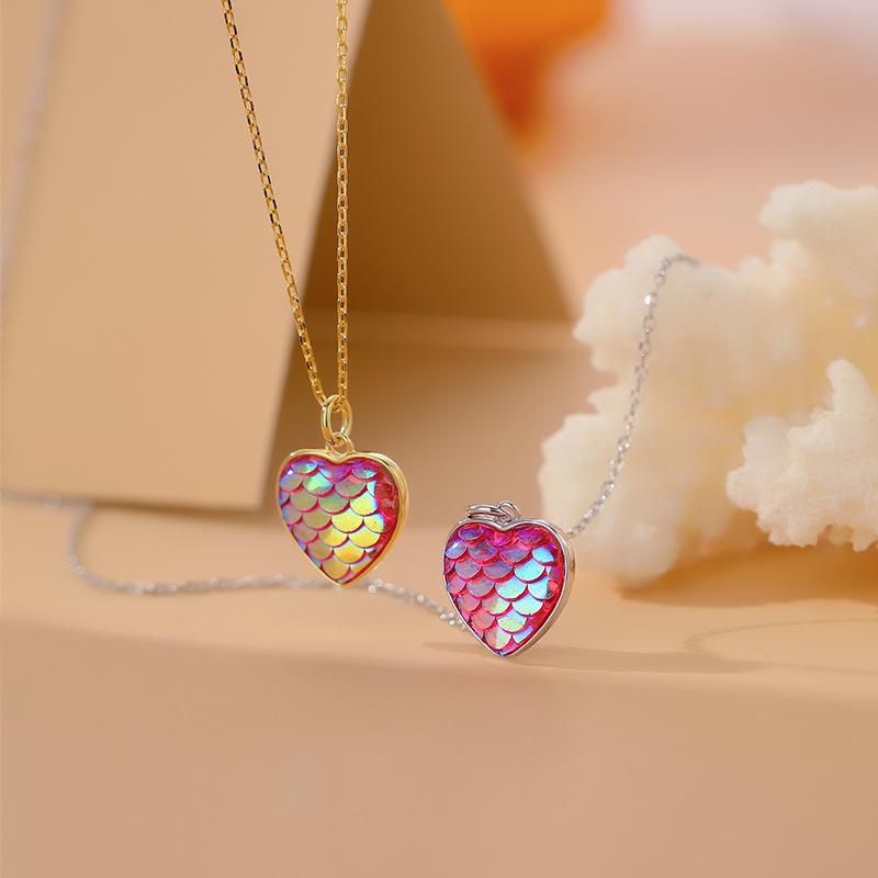 

Ожерелье с подвеской в ​​виде рыбьей чешуи, цепочка на ключицы, женское лазерное радужное ожерелье, креативный нишевый дизайн, высококачественное ожерелье серебряный