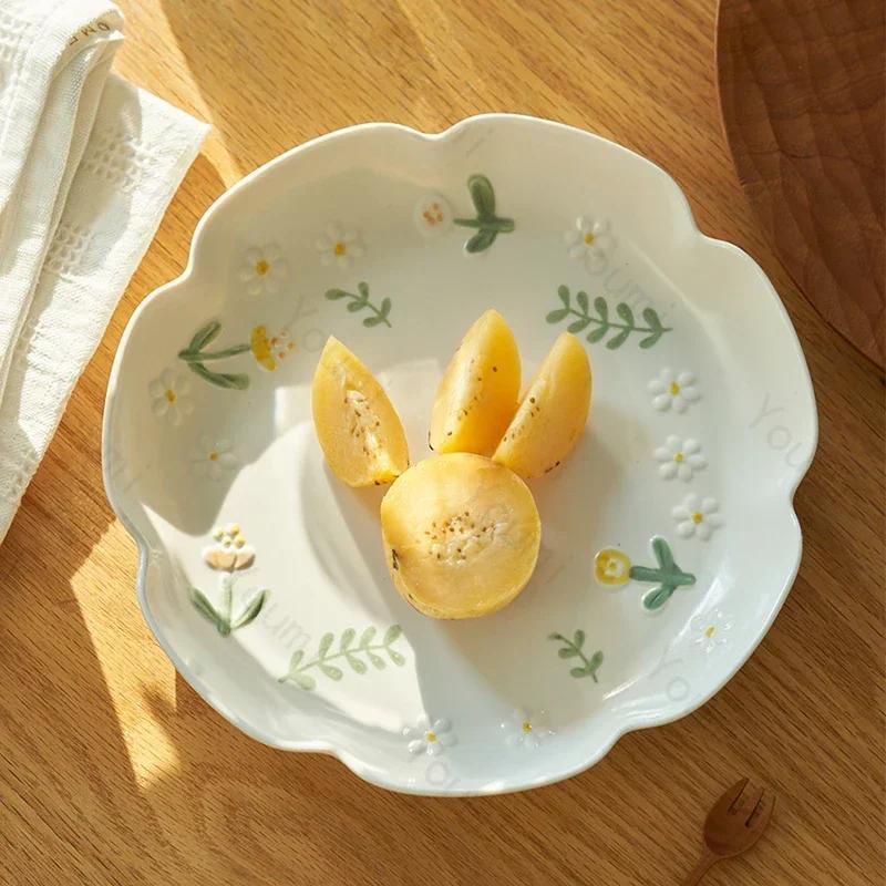 Blumen Relief Keramikplatten Kreative Rund High-End Fischplatte Köstliche Gerichte Speiseplatte Exquisites Haushaltsgeschirr