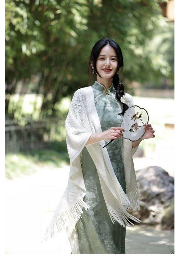 Artistic Tassel Knit Qipao Cardigan Cloak: Versatile Solid Color Shawl Women’s Coat