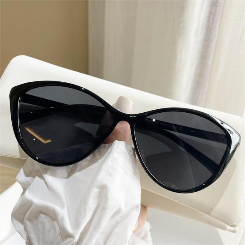 New Small Frame Cat's Eye Sunglasses Classic Women Vintage Sun Glasses Women Outdoor Travel Fashion Eyewear UV400 Oculos De Sol