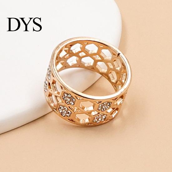 Hollow Honeycomb Scarf Accessory Silk Ring, Hollow-out Bandana Slide Fashion Ring Rhinestone Holder for Women Neckerchiefs Shawls Shirts Stylish