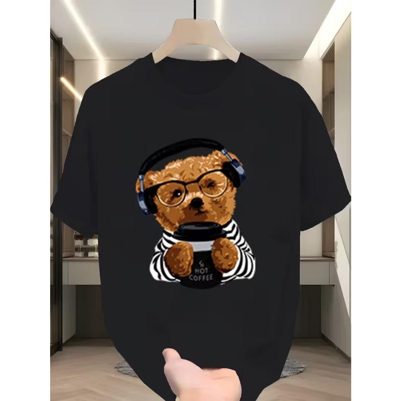 Haut à manches courtes et col rond pour homme, présentant un design unique sur le thème 'Ours Tendance Cool'. C'est tendance, montrant un sens du style
