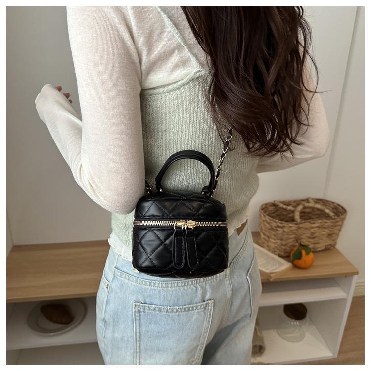 Cross2026 French Chic Quilted Crossbody Bag - Soft Texture, Diamond Embroidery, Chain Strap, Trendy Street Style
