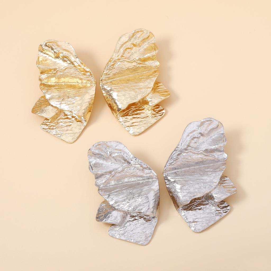 New twisted pleated cold style irregular petal earrings with exaggerated high-end design and butterfly stud earrings