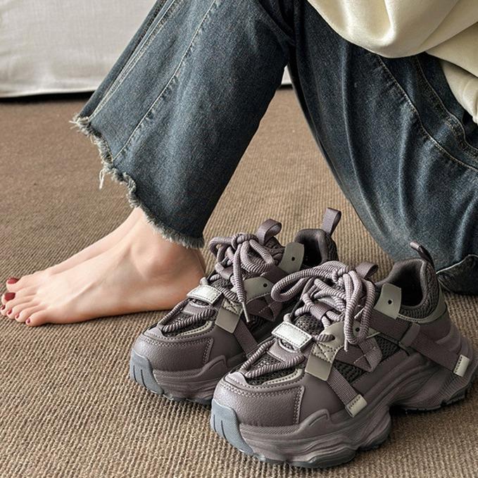 Обувь женская 2025 года, новинка, популярная, весна, интернет-знаменитости, супер, пожарная, портовая, ветер, жареная, уличная, папина, обувь, женская, платформа, универсальная, спортивная обувь