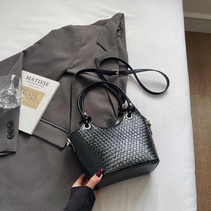 This Year's Popular Small Bag Women's Summer 2025 New Fashion Messenger Bag Niche Design Korean Version Bucket Bag