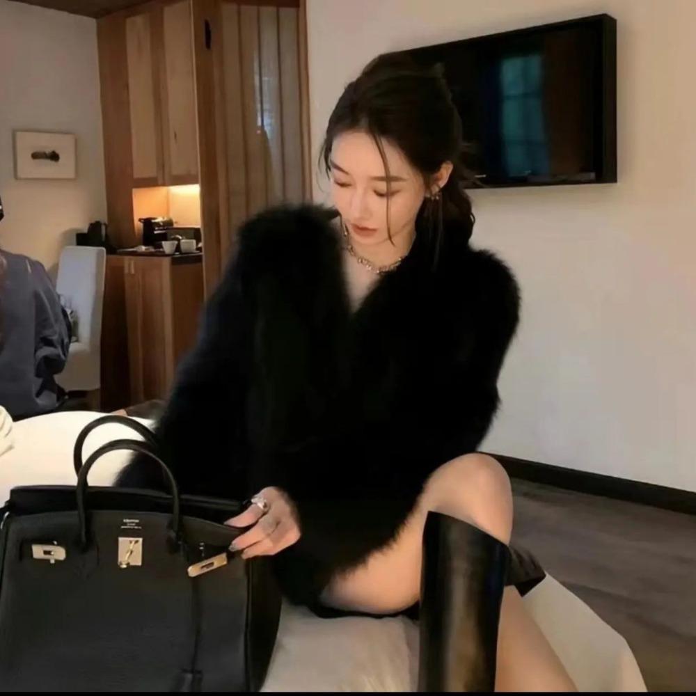 Winter Classic Temperament Lady Plush Short Coat Pure V-neck Casual Style Women's Fox Fur Coat