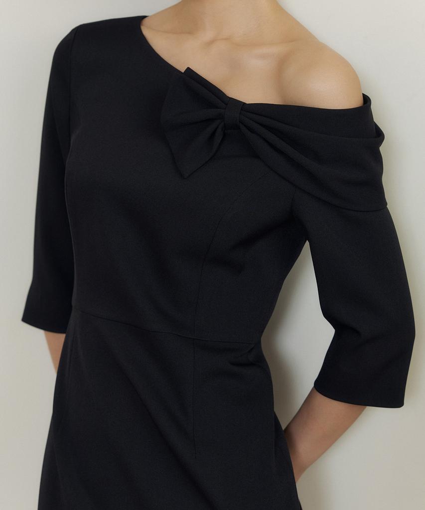 Lucirju One-Shoulder Ribbon Drape Dress (Black)