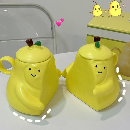 Kapaklı 2 Adet Armut Şeklinde Seramik Kupa Sevimli Eşsiz Gülen Yüzlü Kahve Çay Kupası 450ml Kapasite Çift Kucaklaşan Kupalar Doğum Günü Hediyesi Ev Dekorasyonu