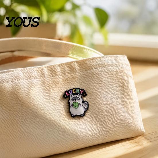 Lightweight Clothes Pins Cartoon Raccoon Brooch Pin, Animal Decorative Enamel Badge, Alloy Lapel Pin for Jackets Backpacks Hats Scarves