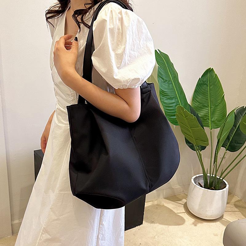 2025 Autumn New Canvas Lazy Wind Tote Bag Polyester Durable Work Large Capacity Armpit Bag Women
