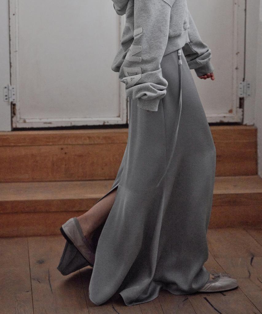 Leondeondada Glossy Satin Long Skirt, Gray