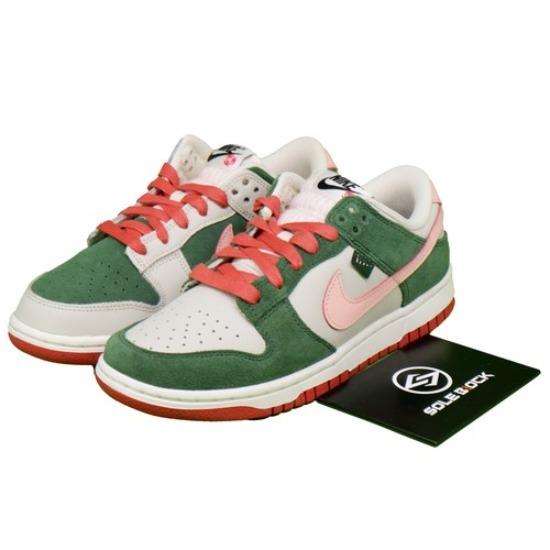 

Nike Dunk Low SE All Petals United Shoe FN8923-061 EU 35.5 зелений