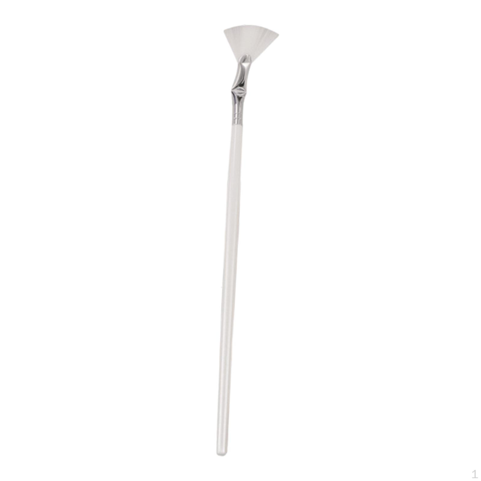 

Mascara Fan Brush, Easy to Use Lifted Effects Makeup Brush Angled Shaped for Lower Lashes
