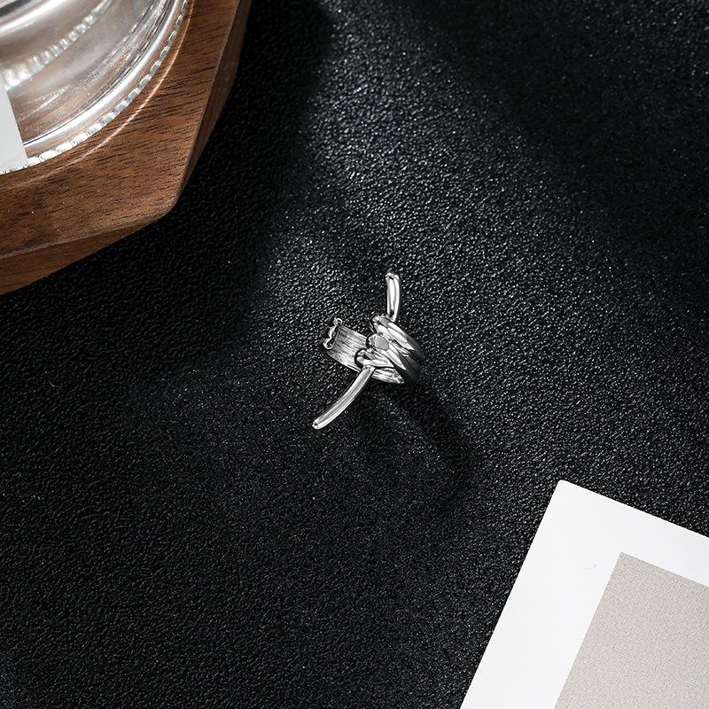 Korean Temperament Metal Knotted Ear Clips for Women Without Pierced Ears to Wear Single Hip-hop Earrings
