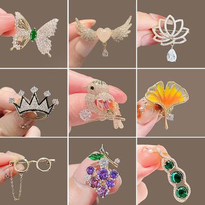 Summer Anti-Exposure Brooch: Fashionable and Luxurious Collar Pin for Women
